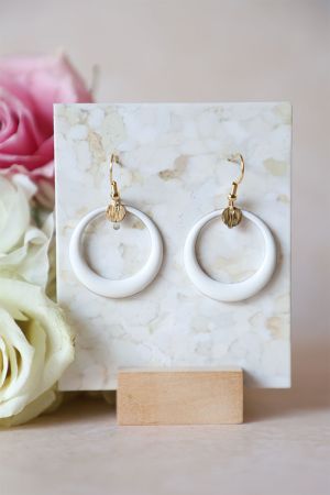Boucle d'oreille doré et blanche résine