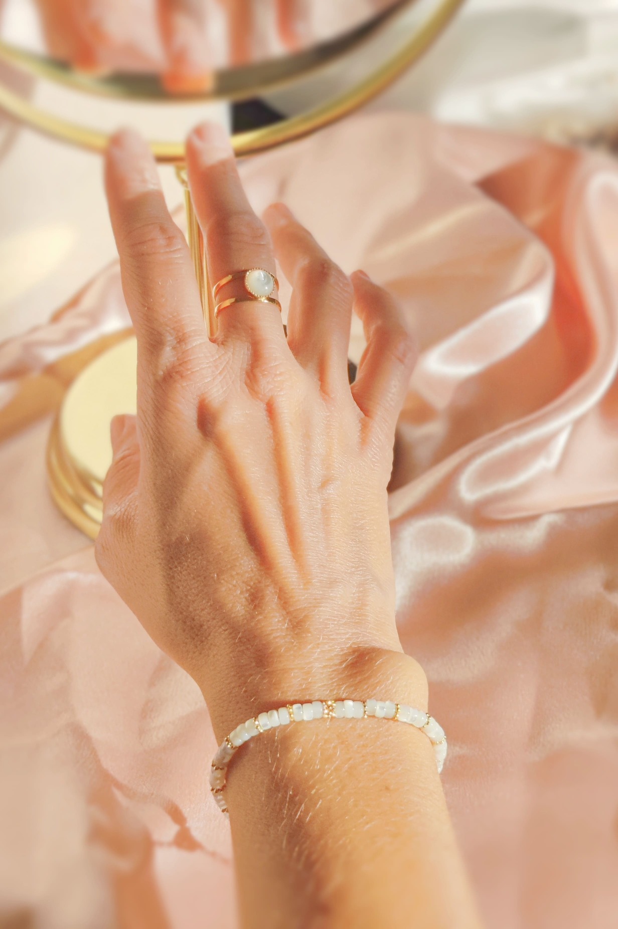 Bracelet chaîne Cyrielle 1 Fantaisie chic Bracelet Cyrielle et bague Coralie nacre