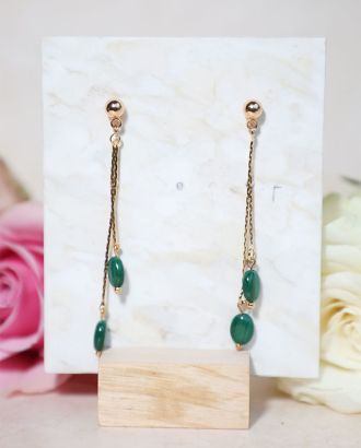 Boucles d’oreilles Maëva pendantes en laiton doré avec chaînettes serpentine et perles de gemme ou nacre