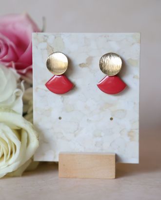 Boucles d’oreilles Camille à clou en acier inox doré avec sequin éventail émaillé